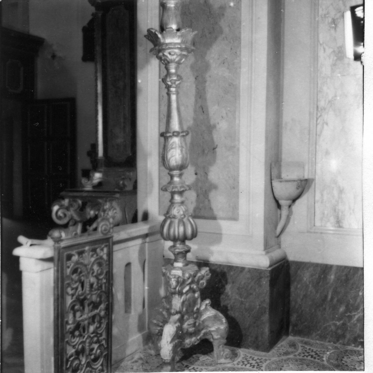 base per il cero pasquale - bottega napoletana (prima metà sec. XVIII)