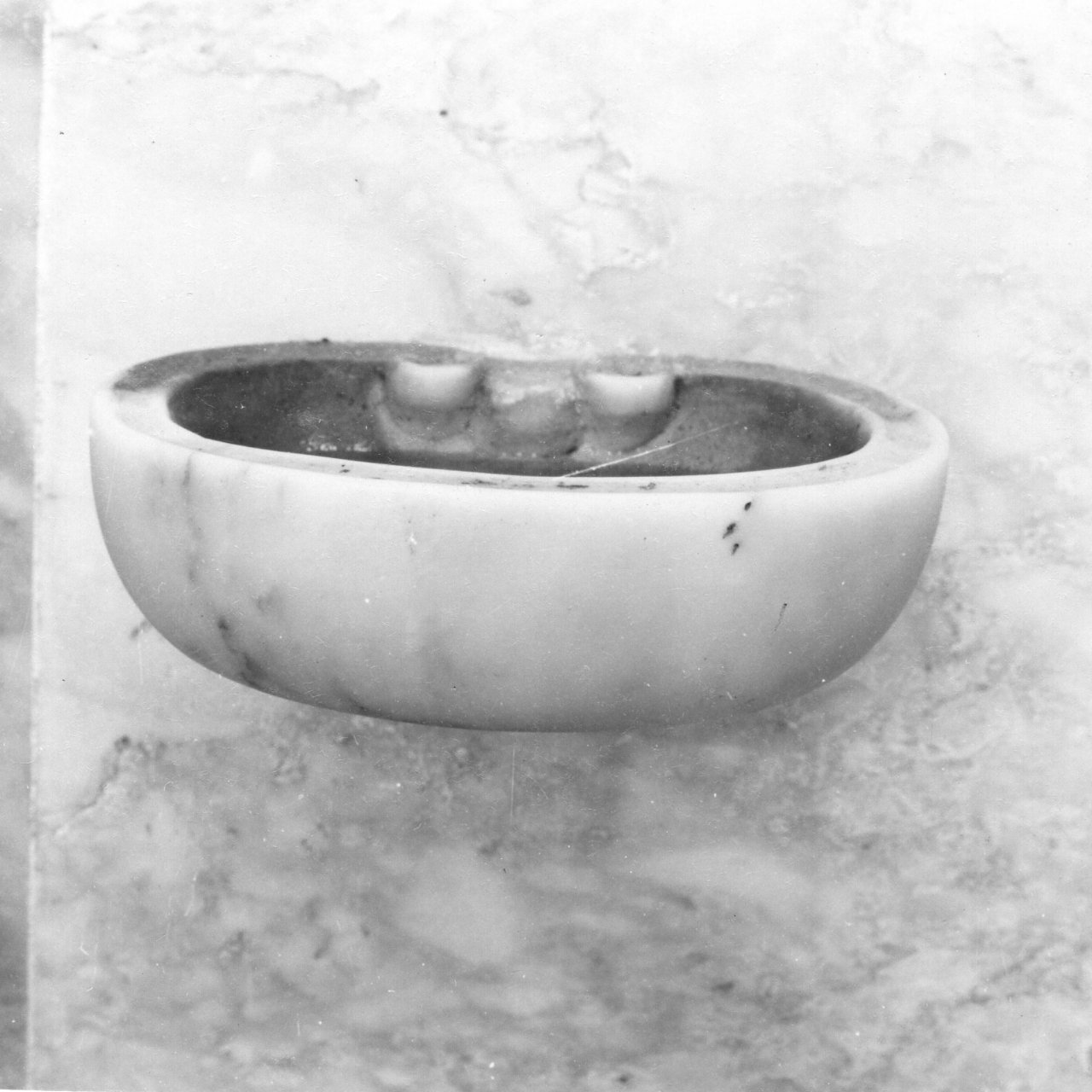 acquasantiera da parete - bottega napoletana (metà sec. XIX)