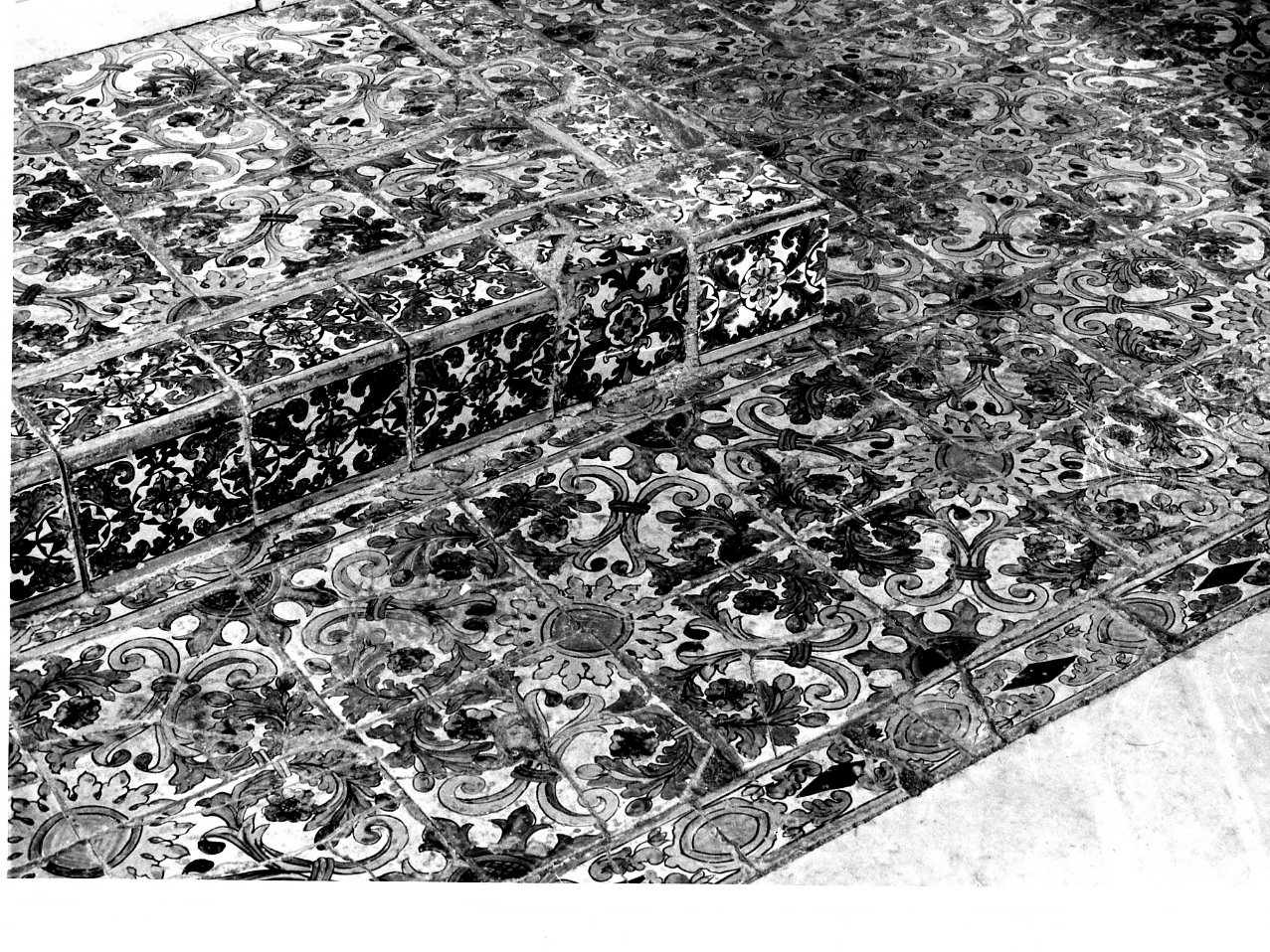 pavimento - bottega napoletana (primo quarto sec. XVIII)