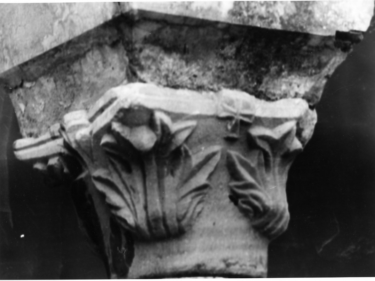 capitello, serie - bottega campana (seconda metà sec. XIV)