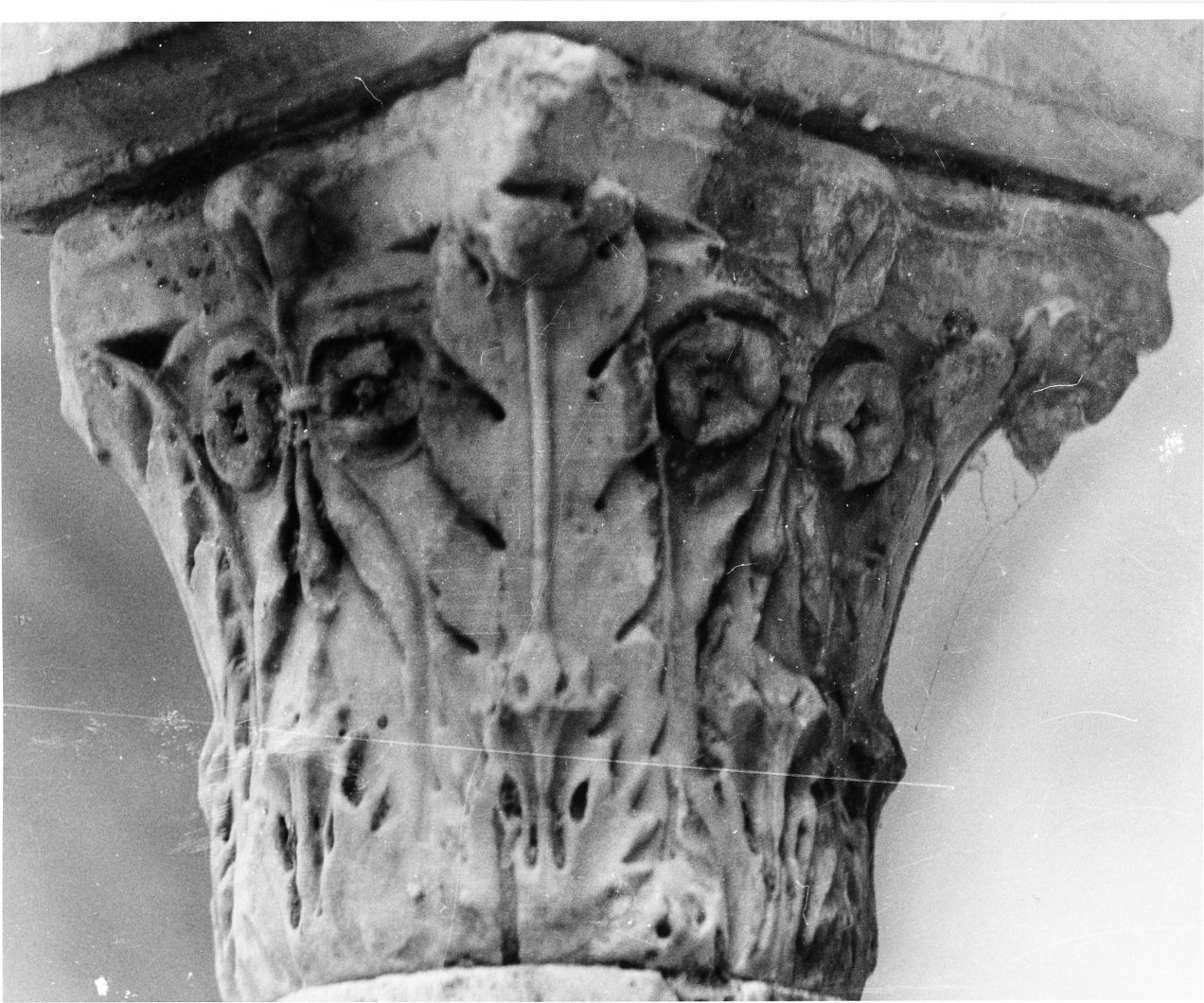 capitello, serie - bottega campana (metà sec. XII)