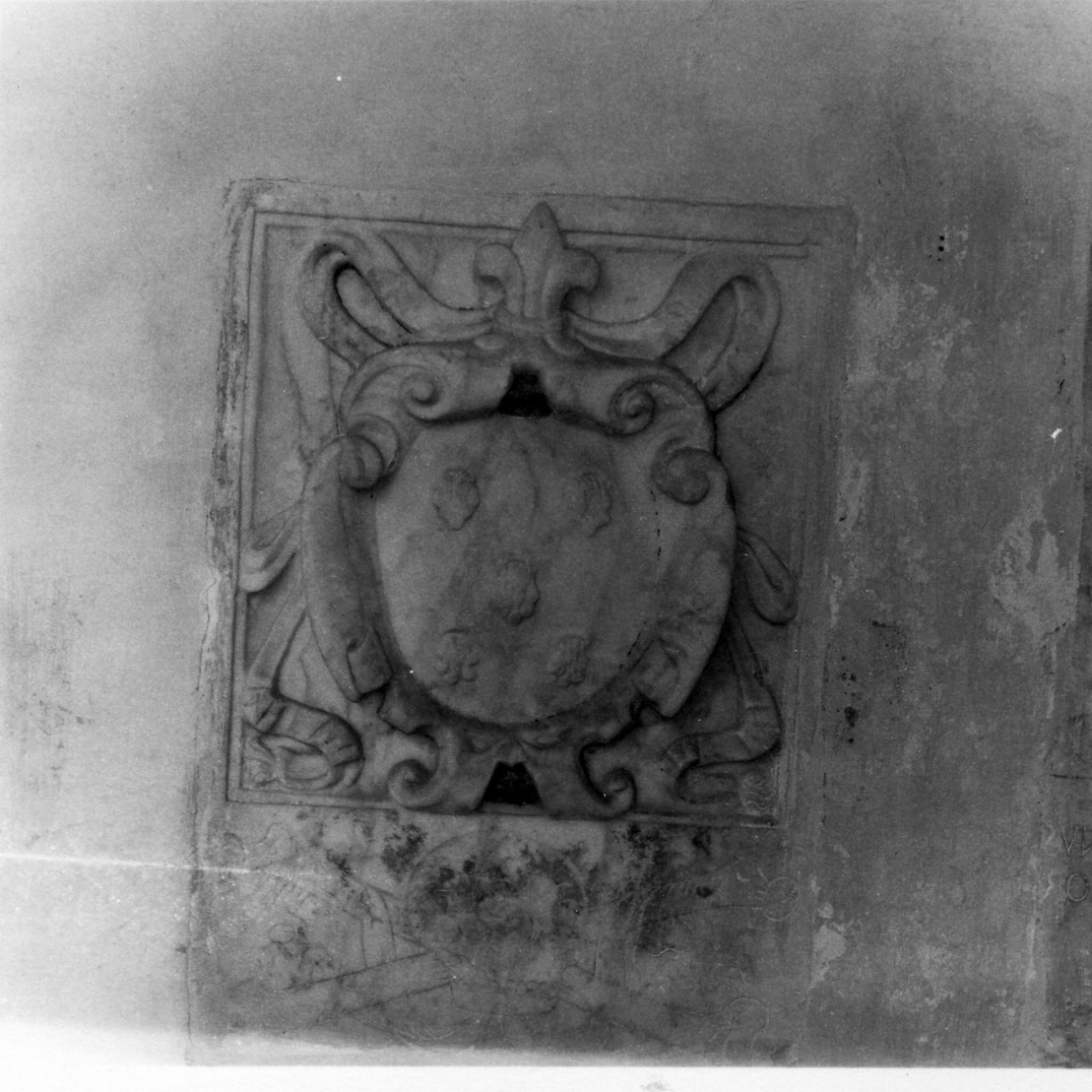 stemma (rilievo, serie) - bottega napoletana (metà sec. XVI)