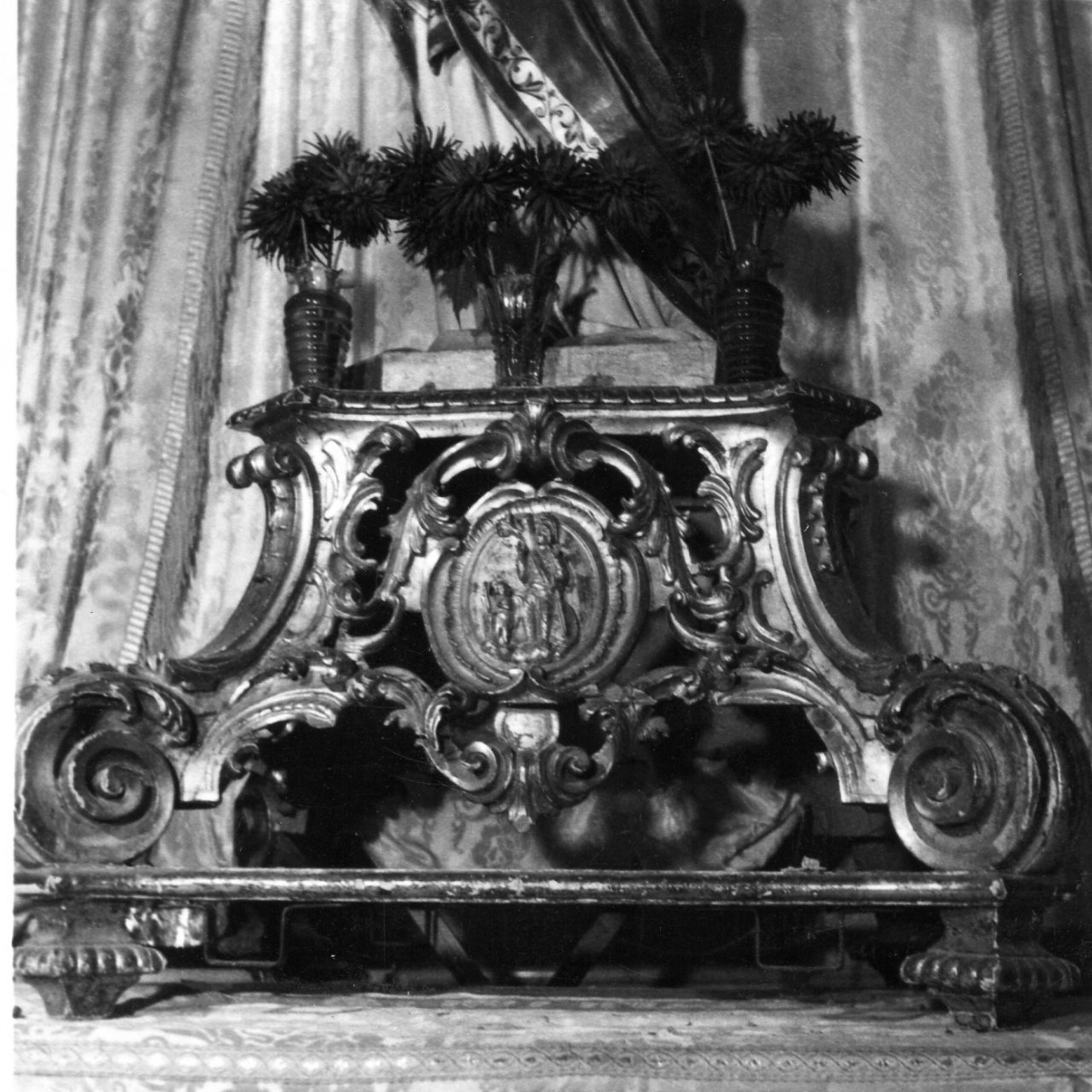 piedistallo di statua - bottega napoletana (prima metà sec. XIX)