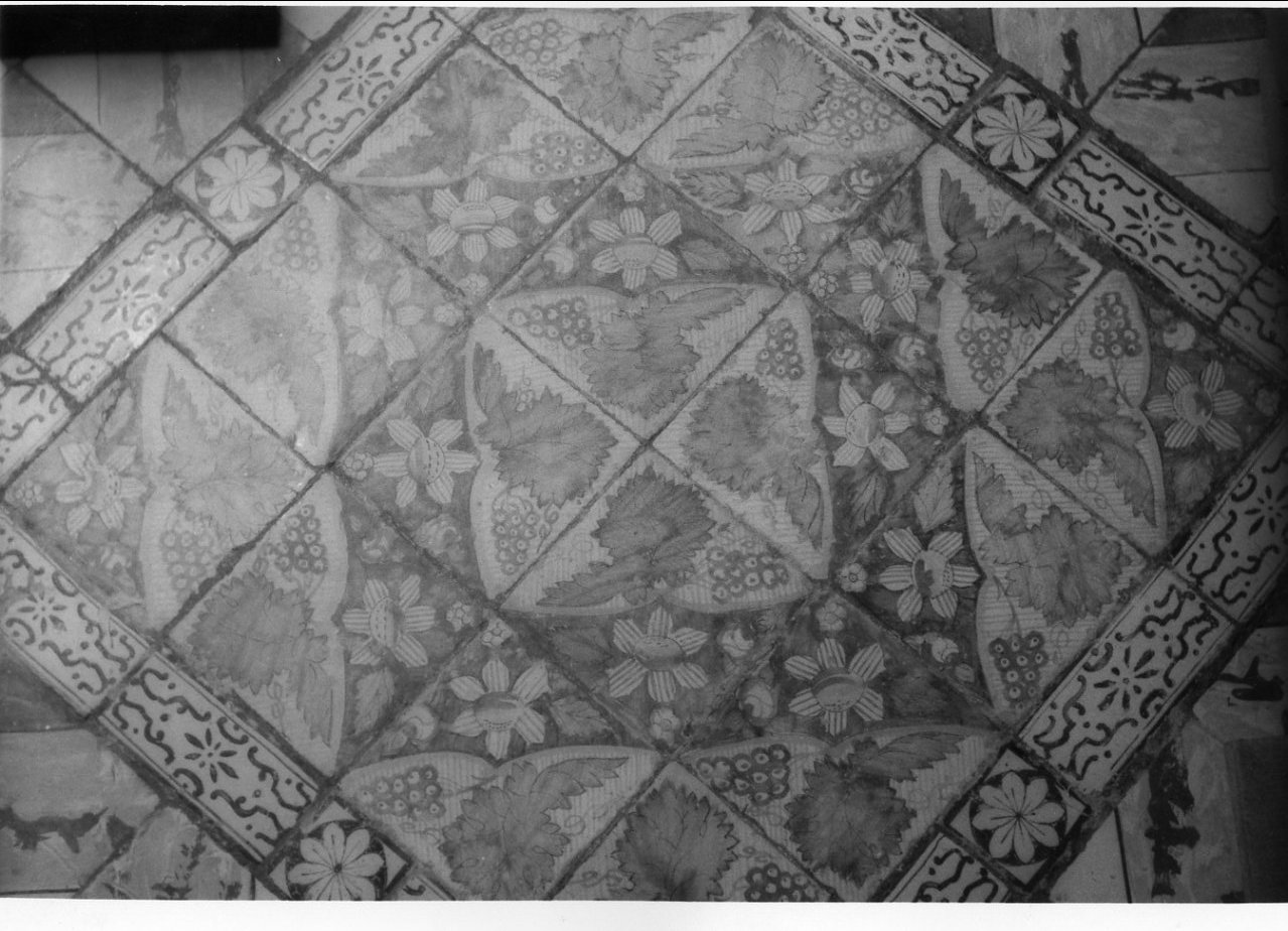 motivi decorativi geometrici e vegetali (pavimento) - bottega napoletana (seconda metà sec. XIX)