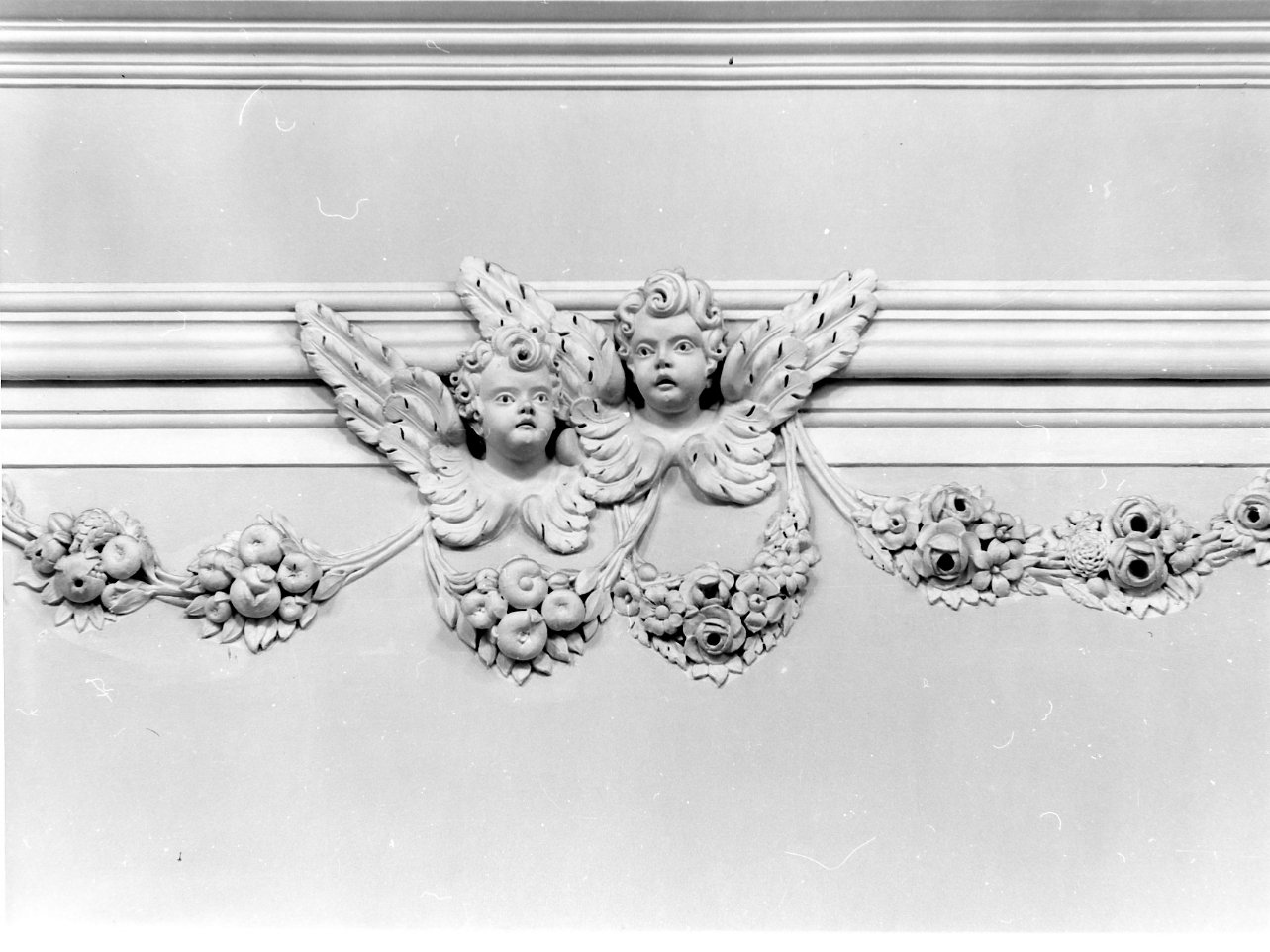 festoni e cherubini (decorazione plastica, insieme) - bottega campana (prima metà sec. XVIII)