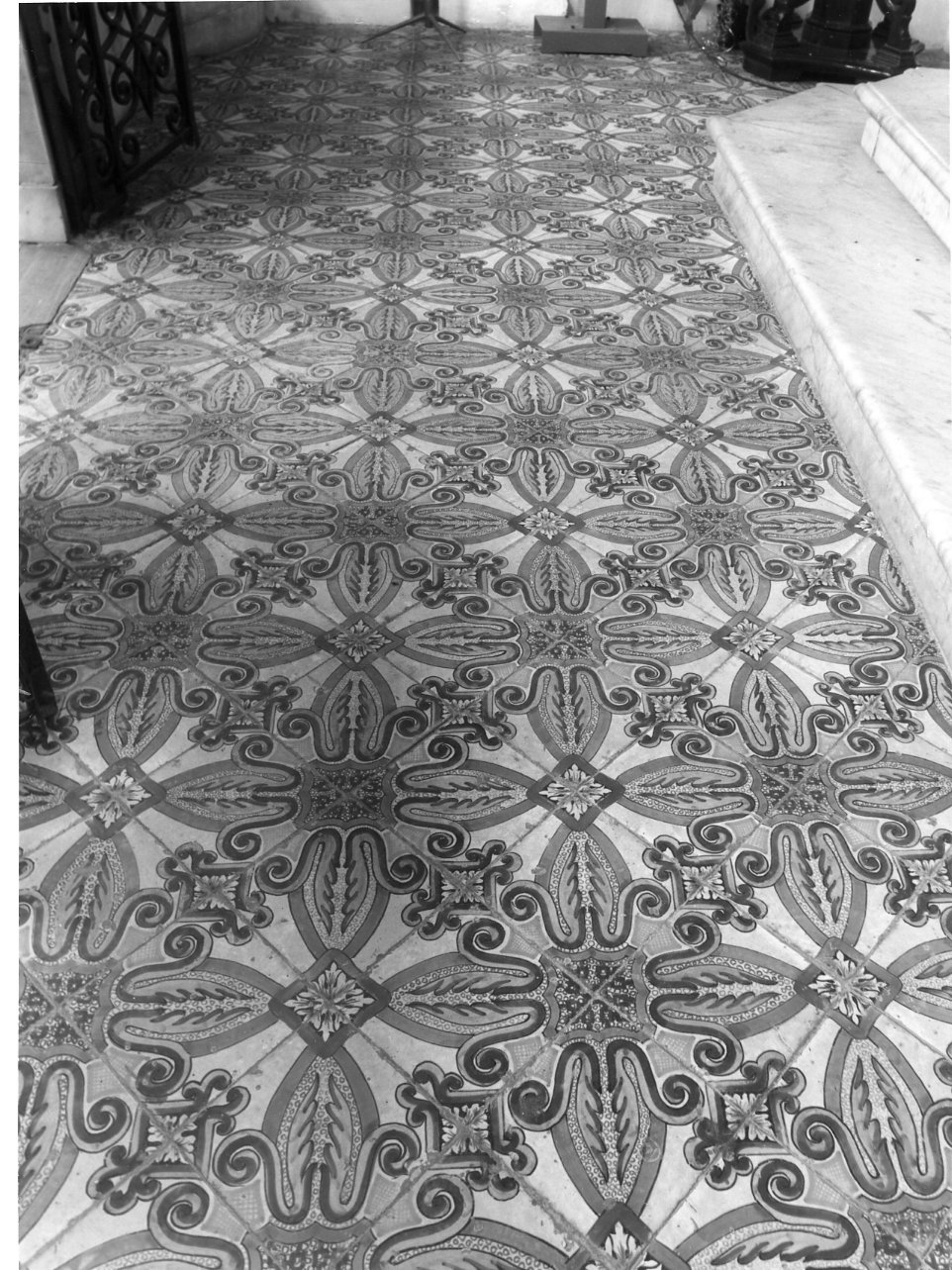 motivi decorativi vegetali (pavimento) - bottega napoletana (seconda metà sec. XVIII)