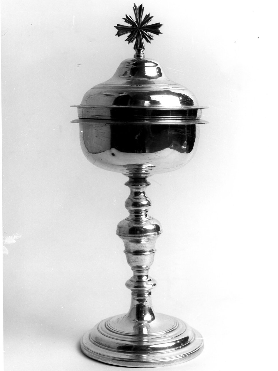 pisside - bottega napoletana (inizio sec. XX)