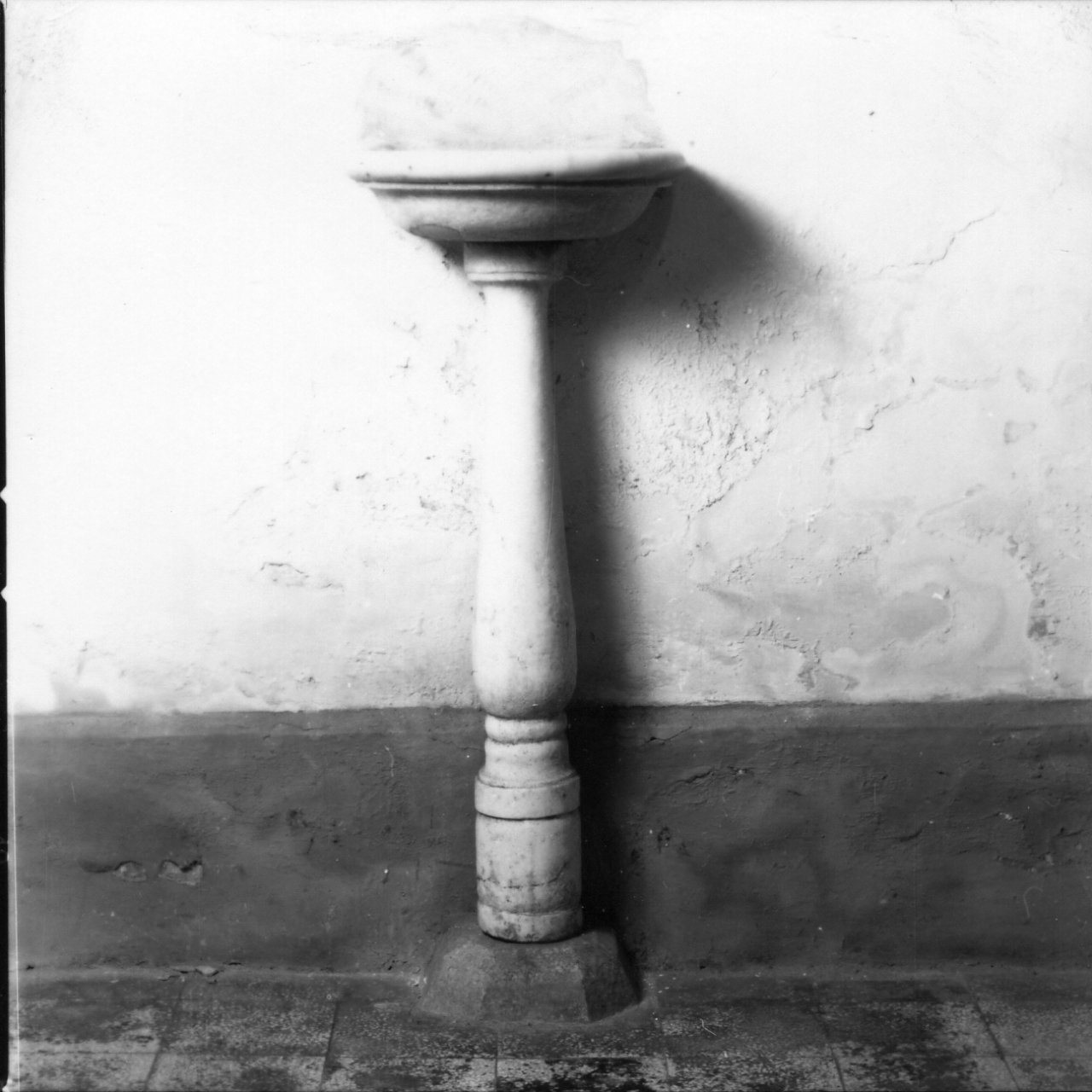 acquasantiera - a fusto - bottega napoletana (fine sec. XIX)