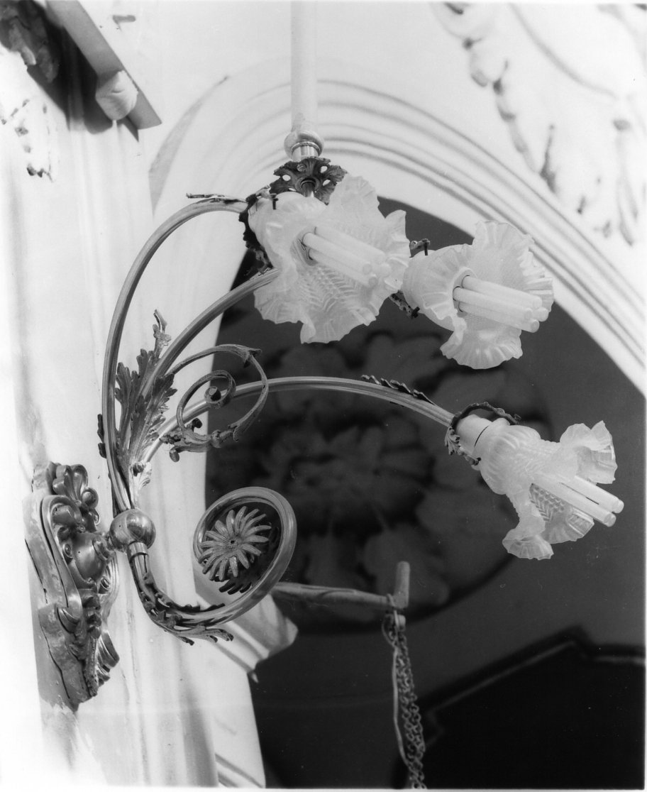 lampada - a muro, serie - bottega napoletana (inizio sec. XX)