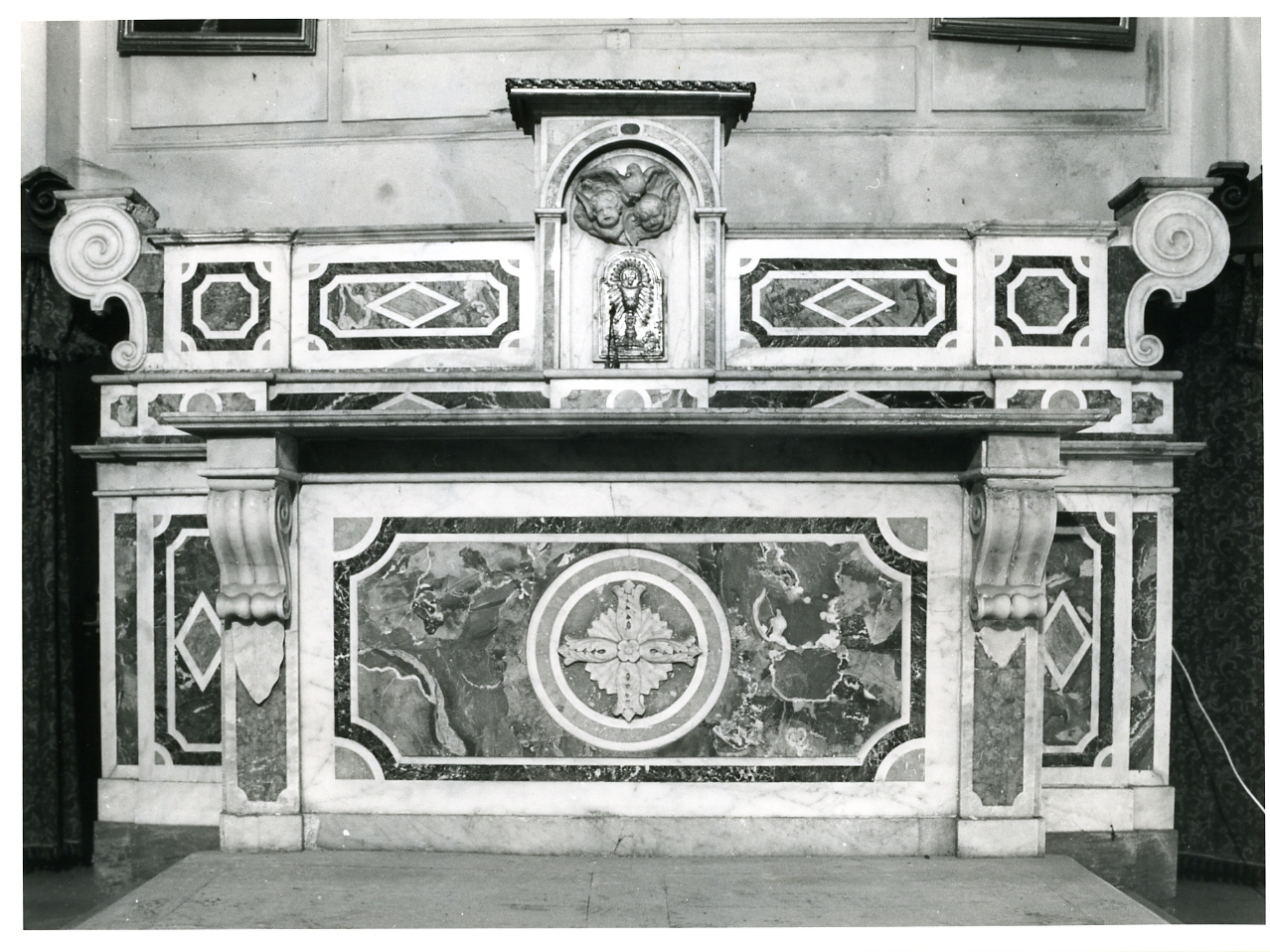 altare maggiore - bottega napoletana (seconda metà sec. XIX)