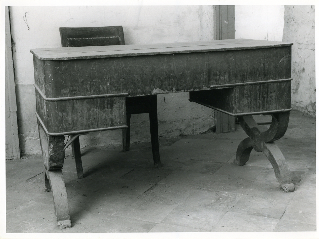 scrivania - bottega napoletana (metà sec. XIX)