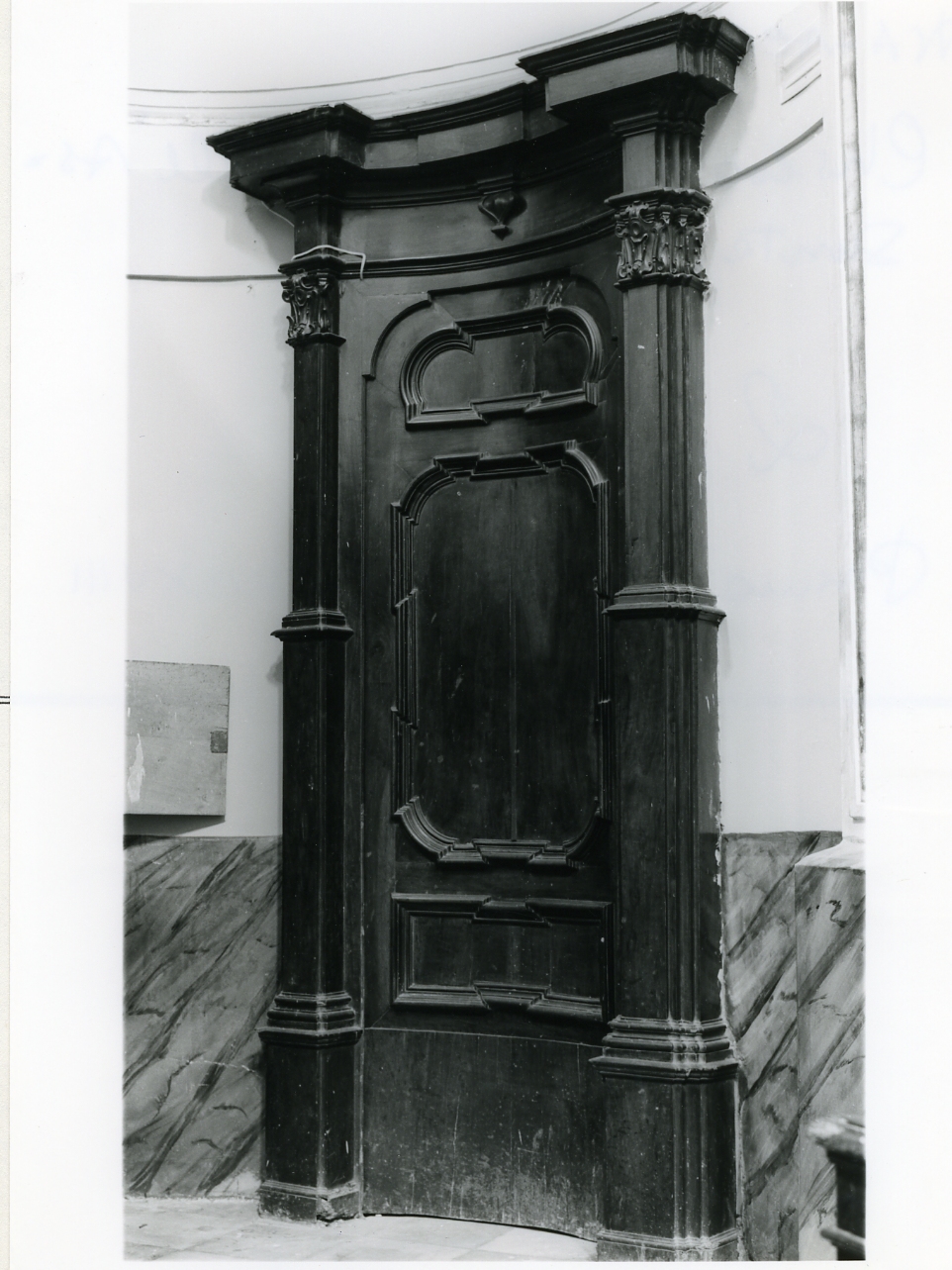 porta, serie - bottega napoletana (prima metà sec. XVIII)