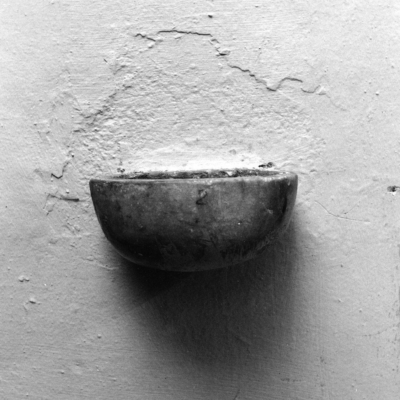 acquasantiera da parete - bottega campana (inizio sec. XIX)