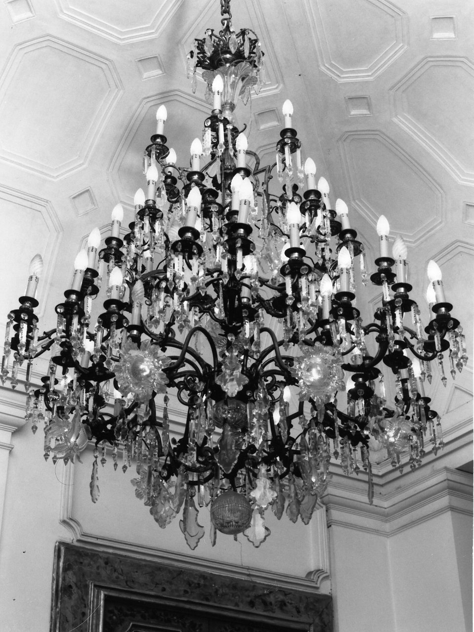 lampadario - bottega campana (seconda metà sec. XIX)