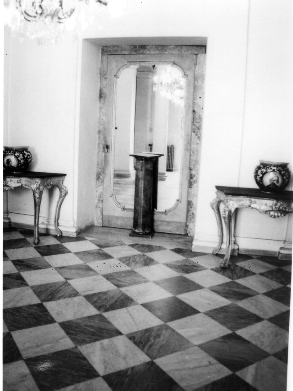 colonnina portavaso - bottega campana (seconda metà sec. XIX)