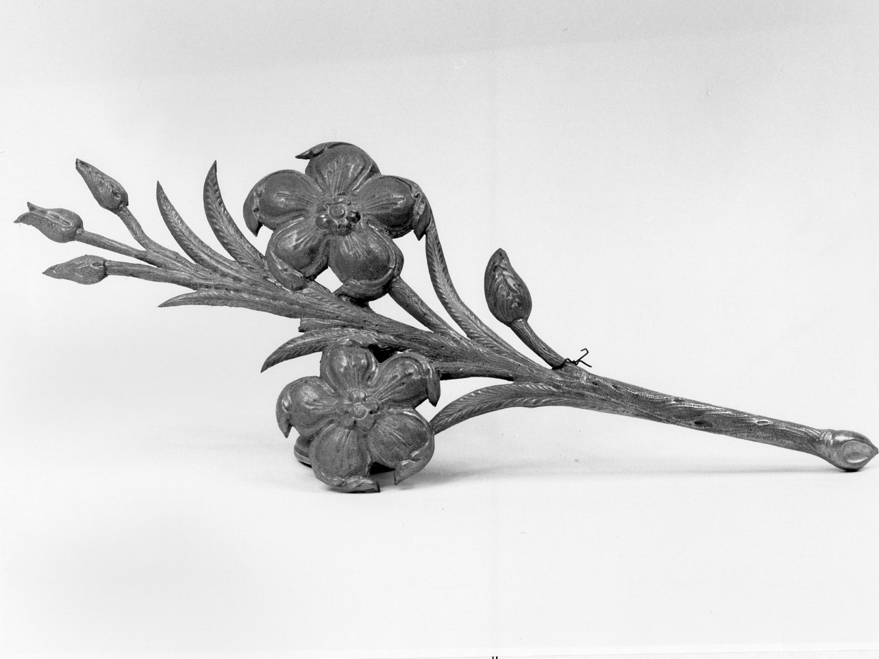 fiore (decorazione) - bottega napoletana (metà sec. XIX)