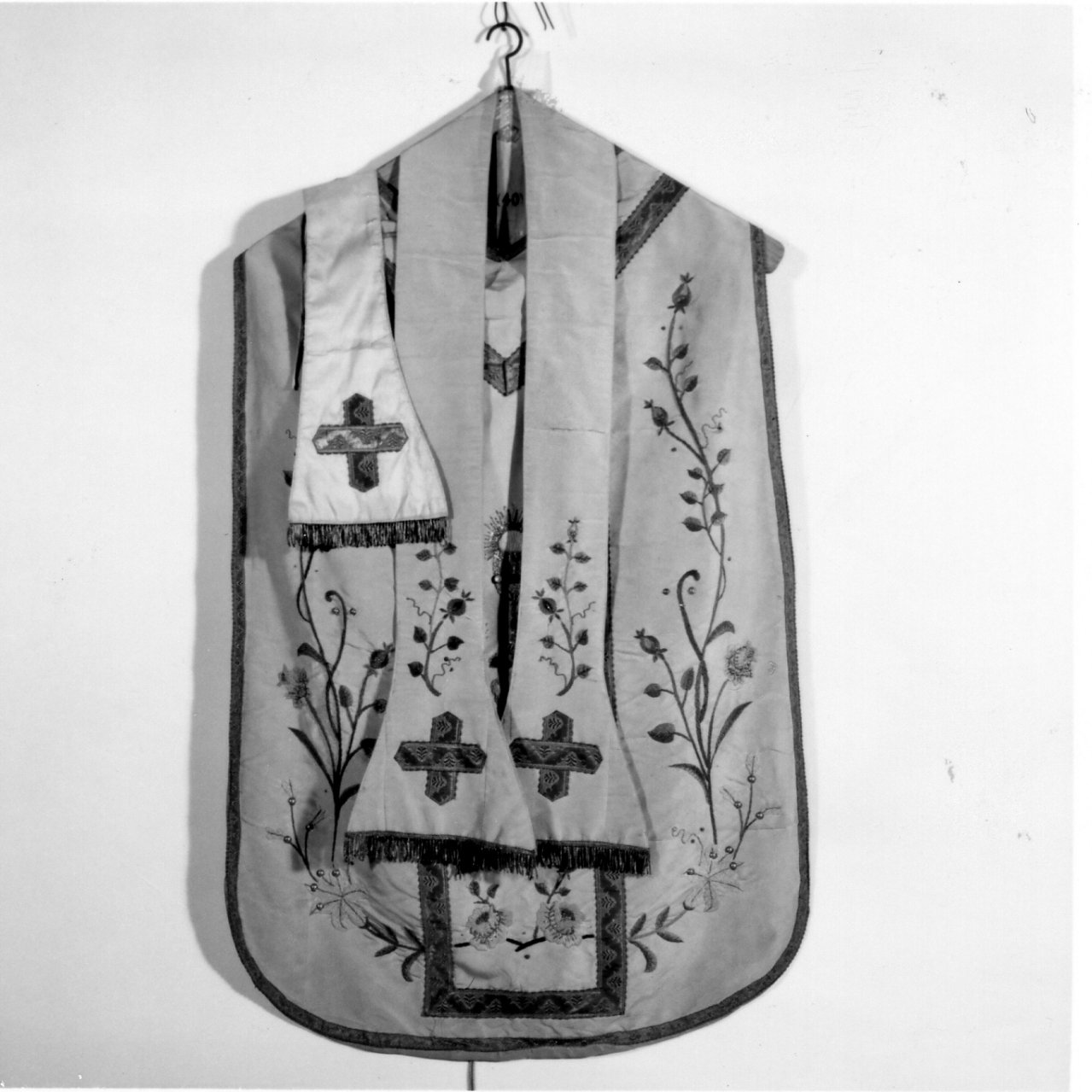 paramento liturgico - manifattura napoletana (prima metà sec. XX)