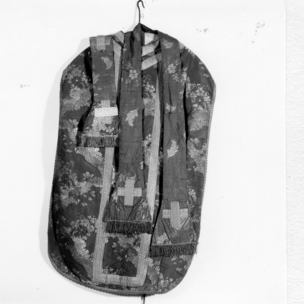 paramento liturgico - manifattura napoletana (seconda metà sec. XIX)