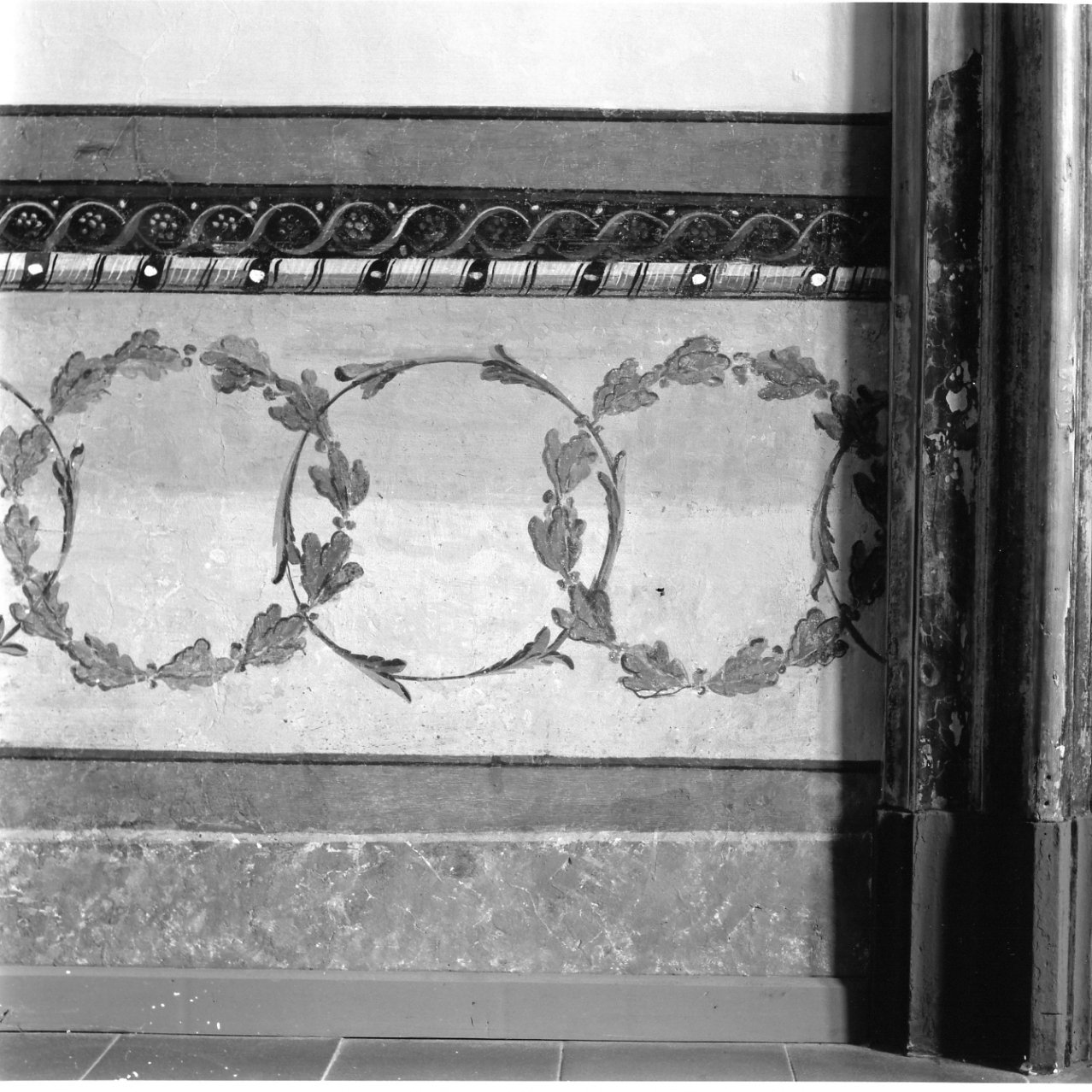 motivi decorativi a girali (decorazione pittorica) - ambito napoletano (metà sec. XVIII)