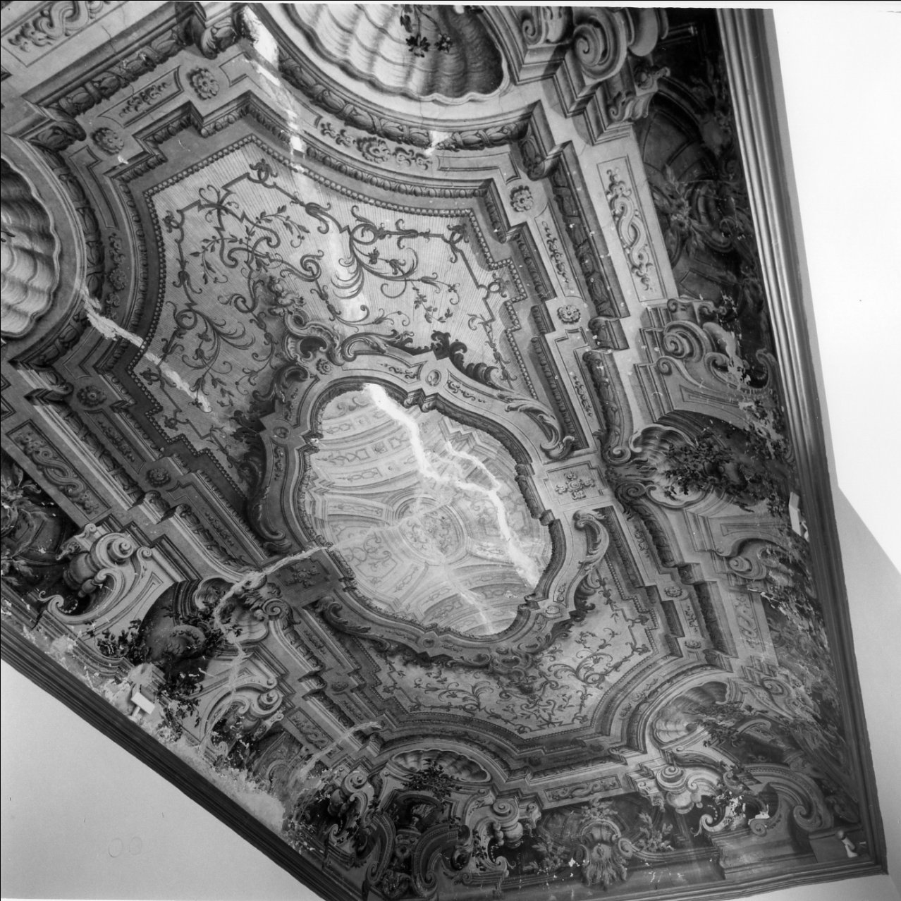 paesaggio con architetture (decorazione pittorica) di Magri Giuseppe, Magri Gaetano (seconda metà sec. XVIII)