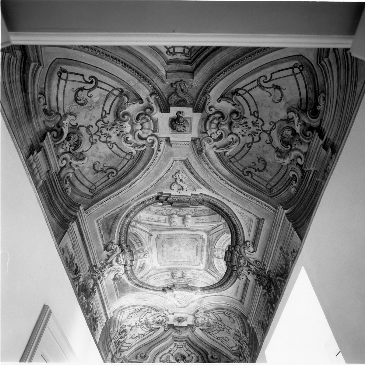 paesaggio con architetture (decorazione pittorica) di Magri Gaetano, Magri Giuseppe (seconda metà sec. XVIII)