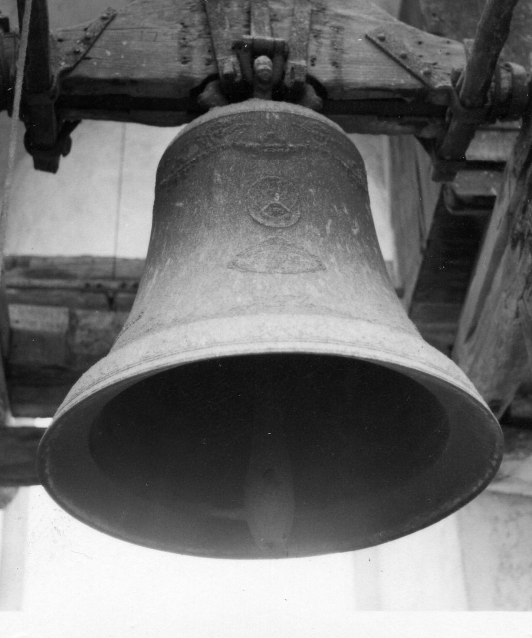 campana di Innocenzo Giordano (sec. XVII)