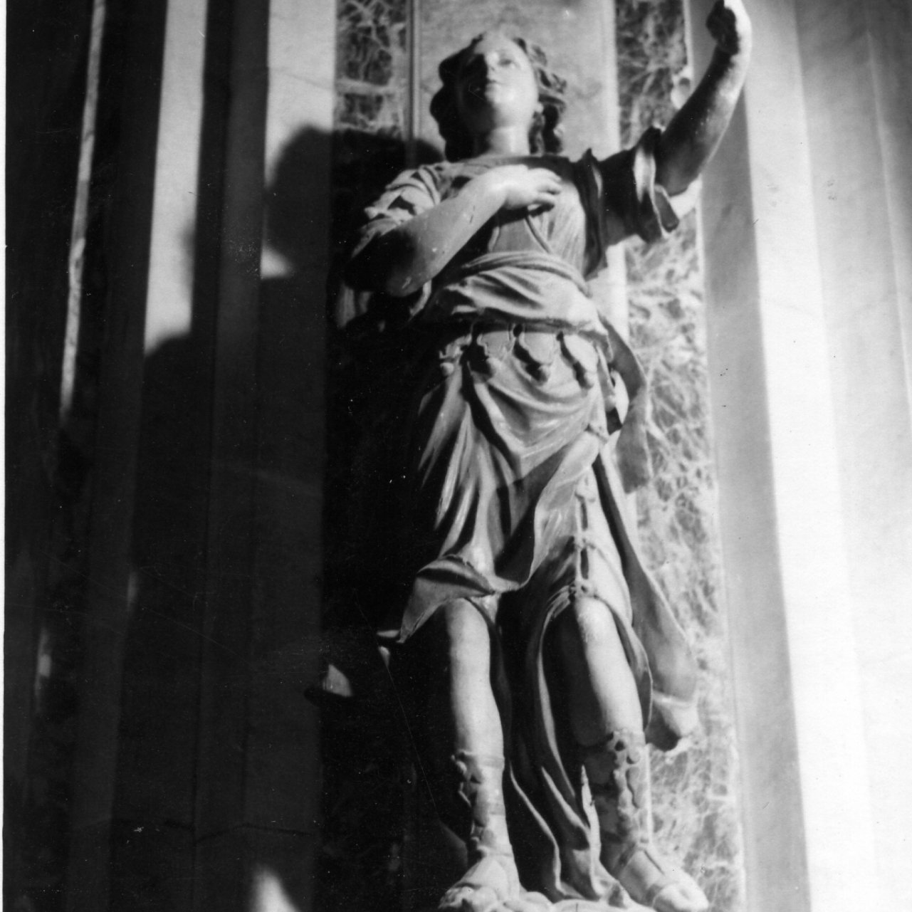 angelo reggitorcia (statua, serie) - bottega napoletana (prima metà sec. XVII)