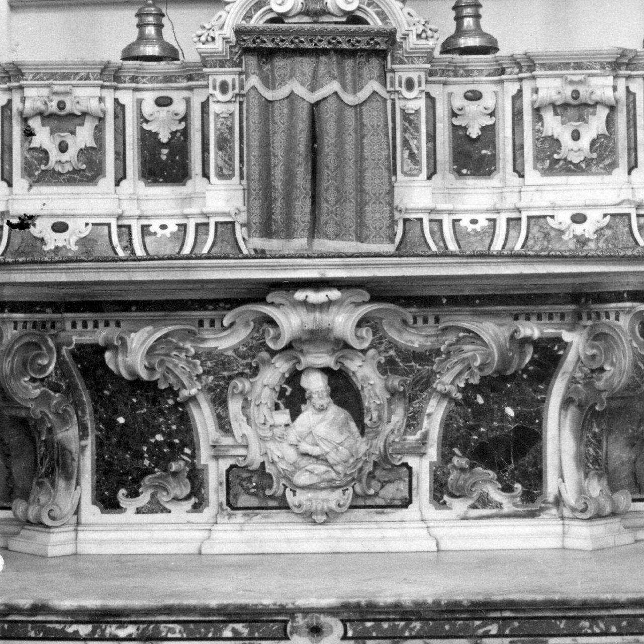 altare maggiore - bottega napoletana (seconda metà sec. XVIII)