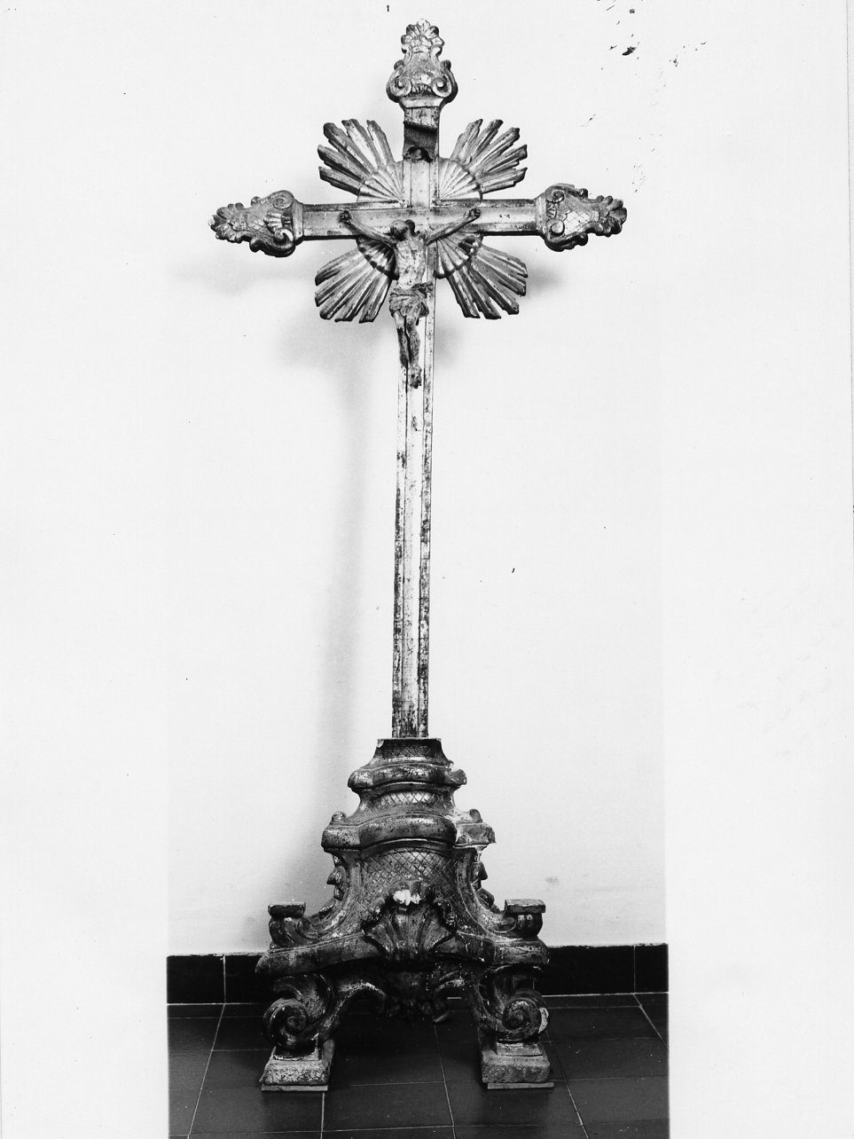 Cristo crocifisso (croce d'altare) - bottega campana (fine/inizio secc. XVIII/ XIX)