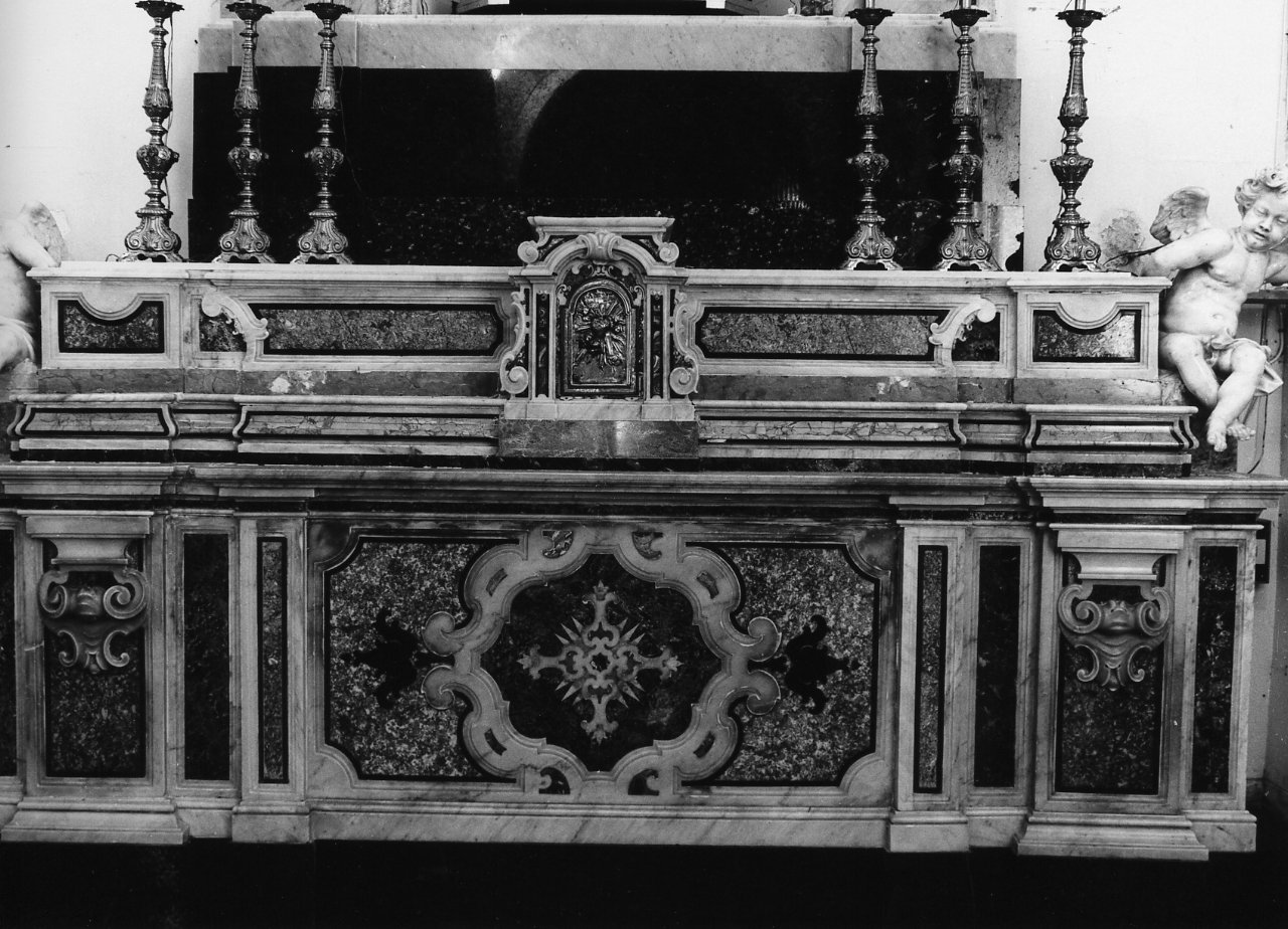 altare maggiore - bottega napoletana (metà sec. XVIII)
