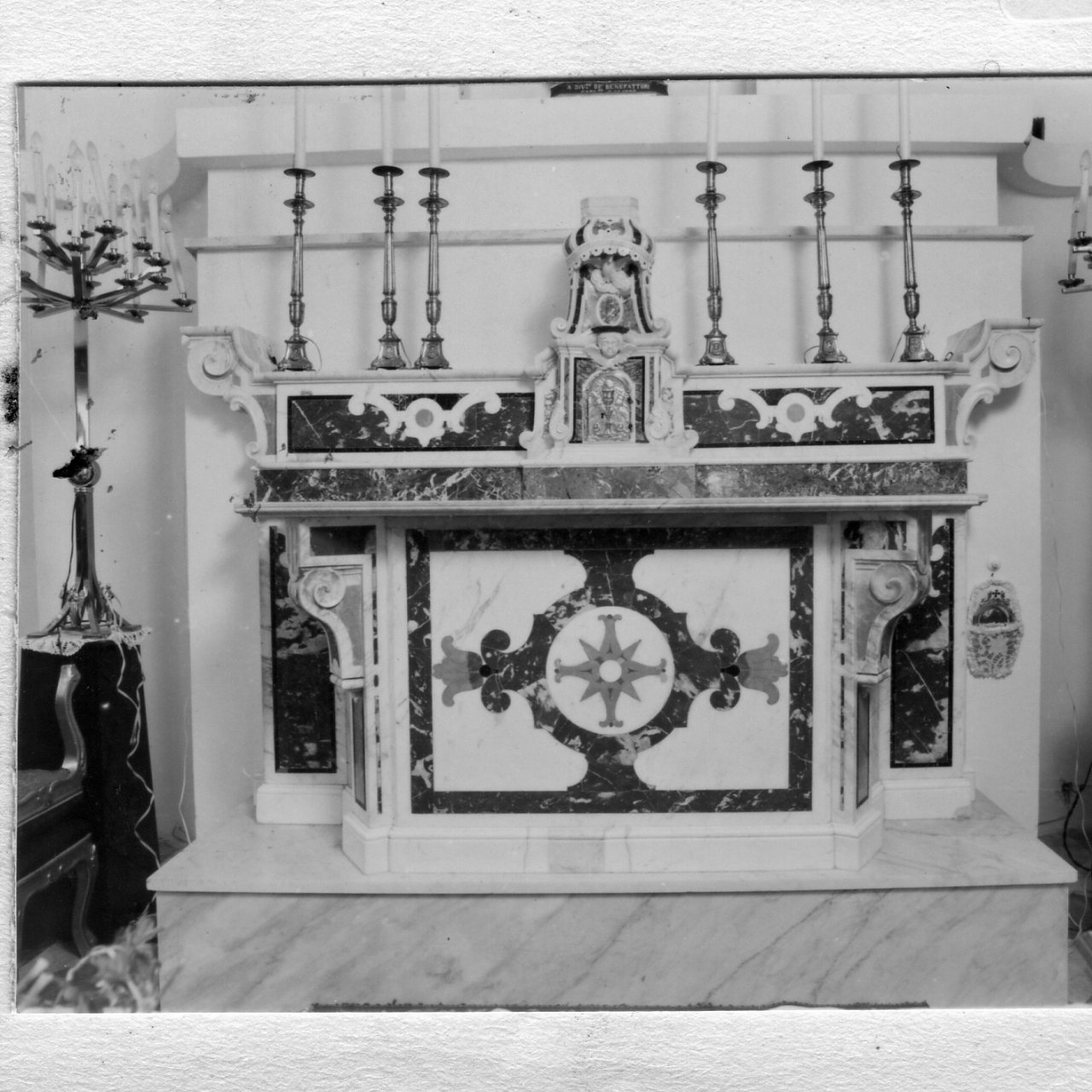 altare maggiore - bottega campana (prima metà sec. XIX)