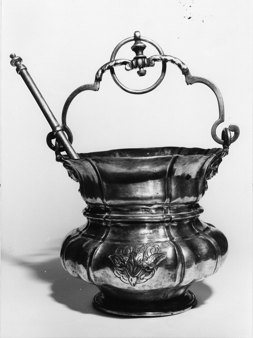 secchiello per l'acqua benedetta - bottega campana (seconda metà sec. XVIII)