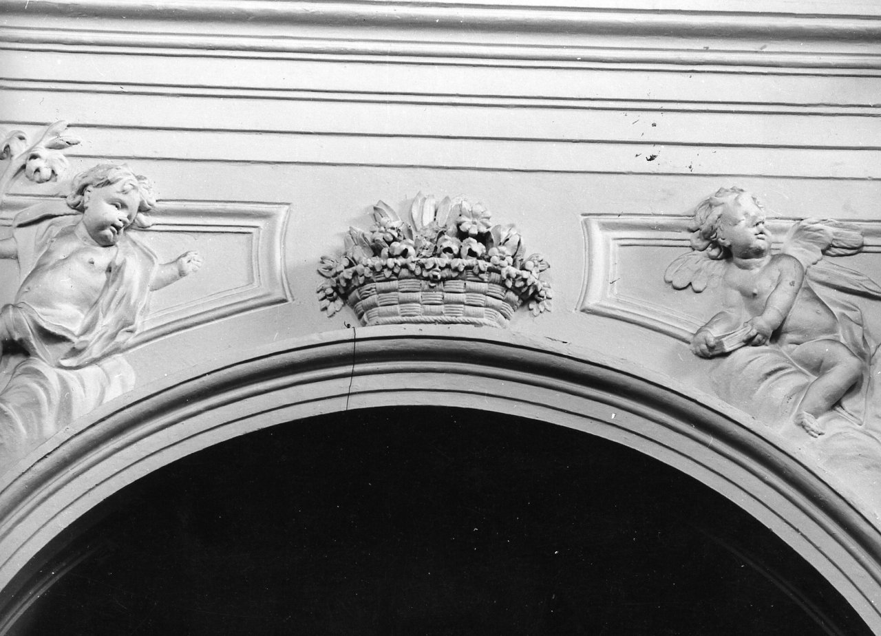putti (decorazione plastica) di Starace Cesare (seconda metà sec. XVIII)