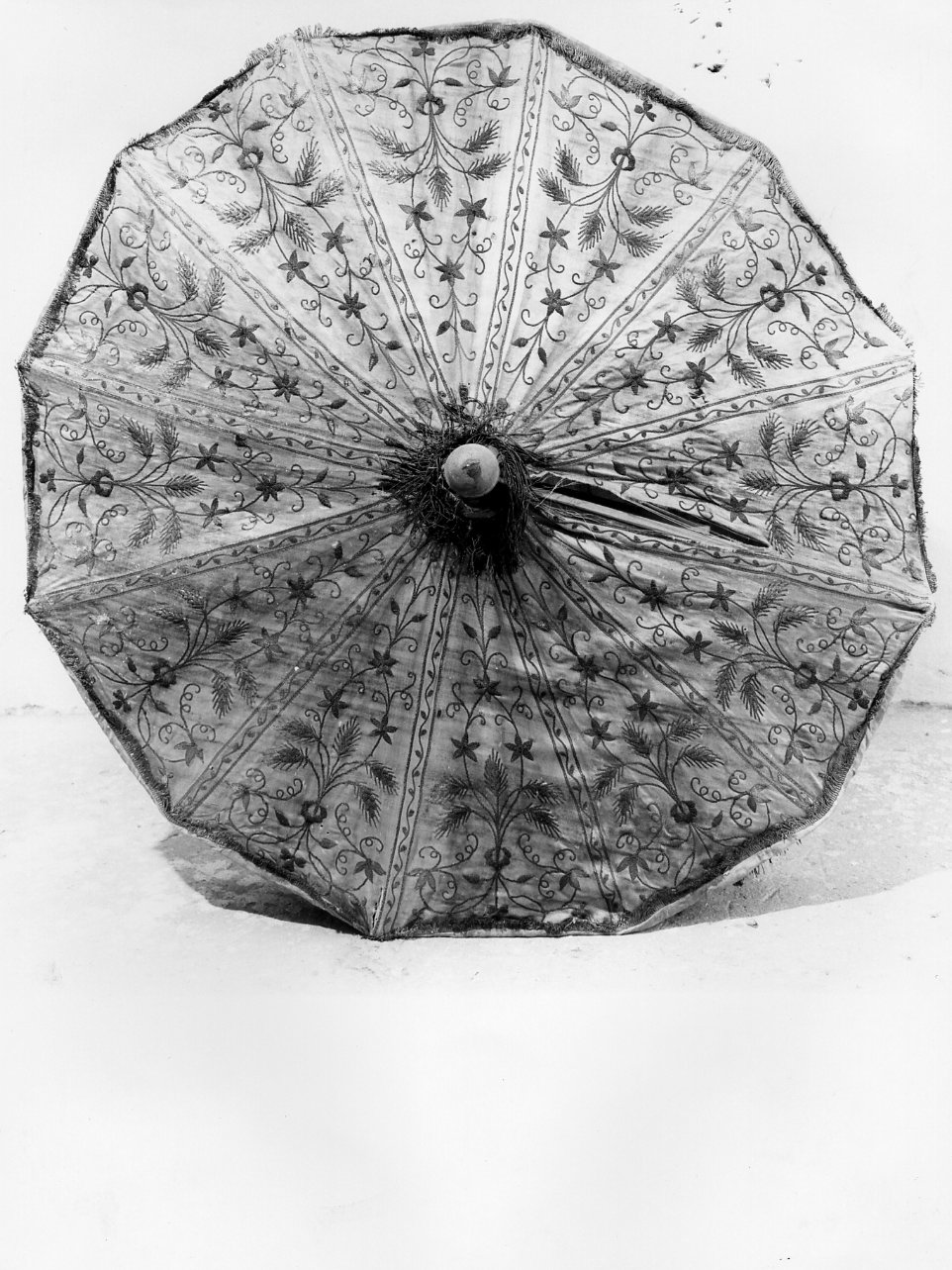 ombrellino processionale - manifattura campana (seconda metà sec. XIX)