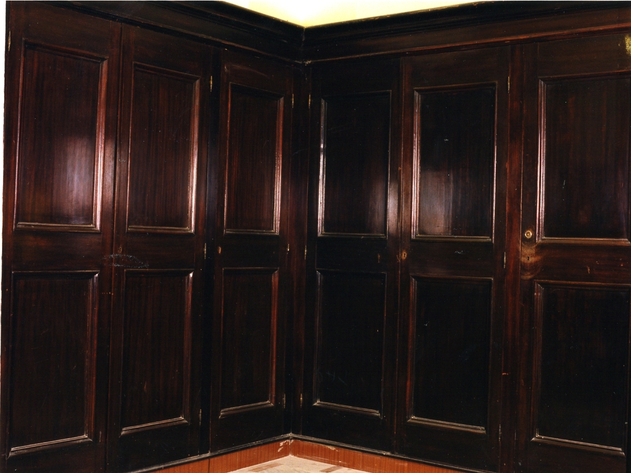 armadio - a muro - bottega napoletana (metà sec. XX)