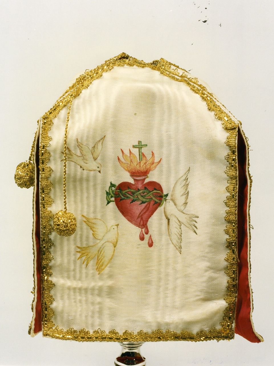 conopeo di pisside - manifattura napoletana (prima metà sec. XX)