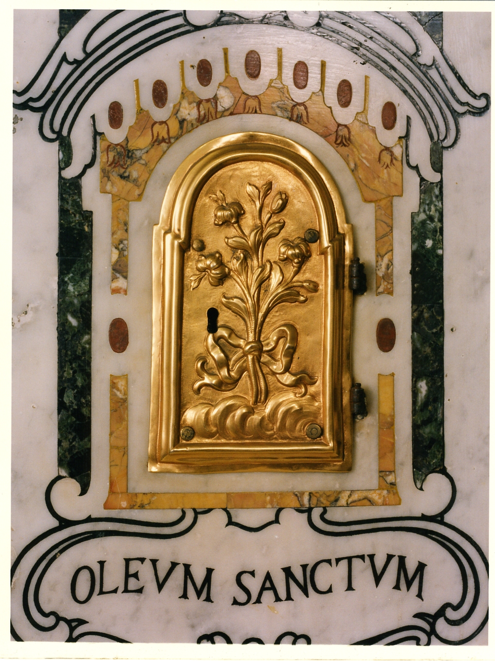 anta di armadietto per oli santi - bottega napoletana (ultimo quarto sec. XVIII)