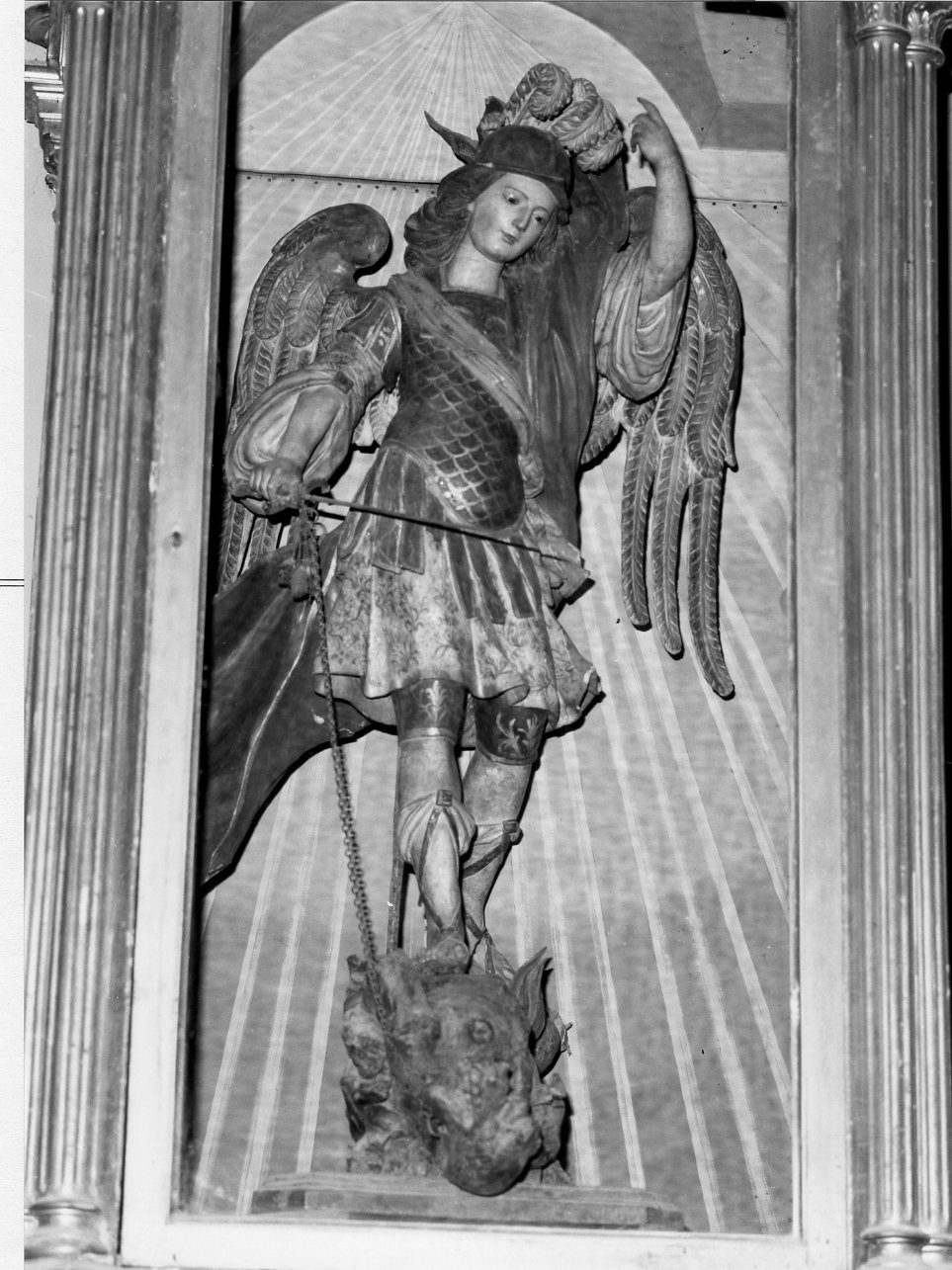 San Michele Arcangelo combatte il drago (statua) di Colombo Giacomo (cerchia) (primo quarto sec. XVIII)