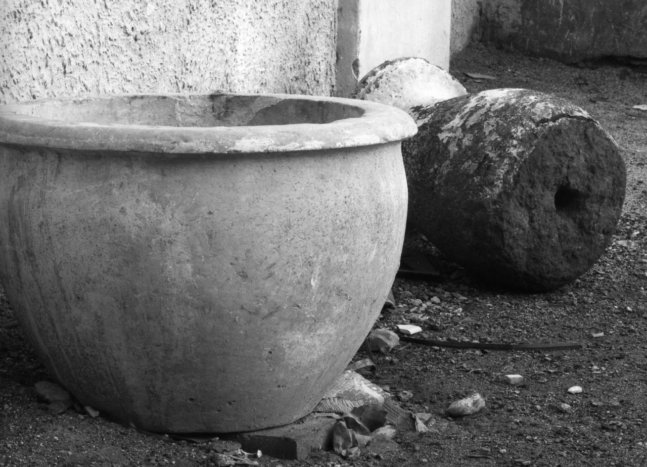 fonte battesimale - a vasca - bottega napoletana (metà sec. XIX)