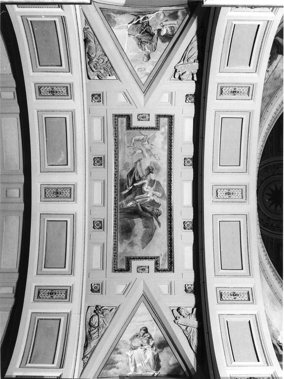 figure allegoriche femminili (decorazione pittorica, complesso decorativo) di Vetri Paolo (inizio sec. XX)