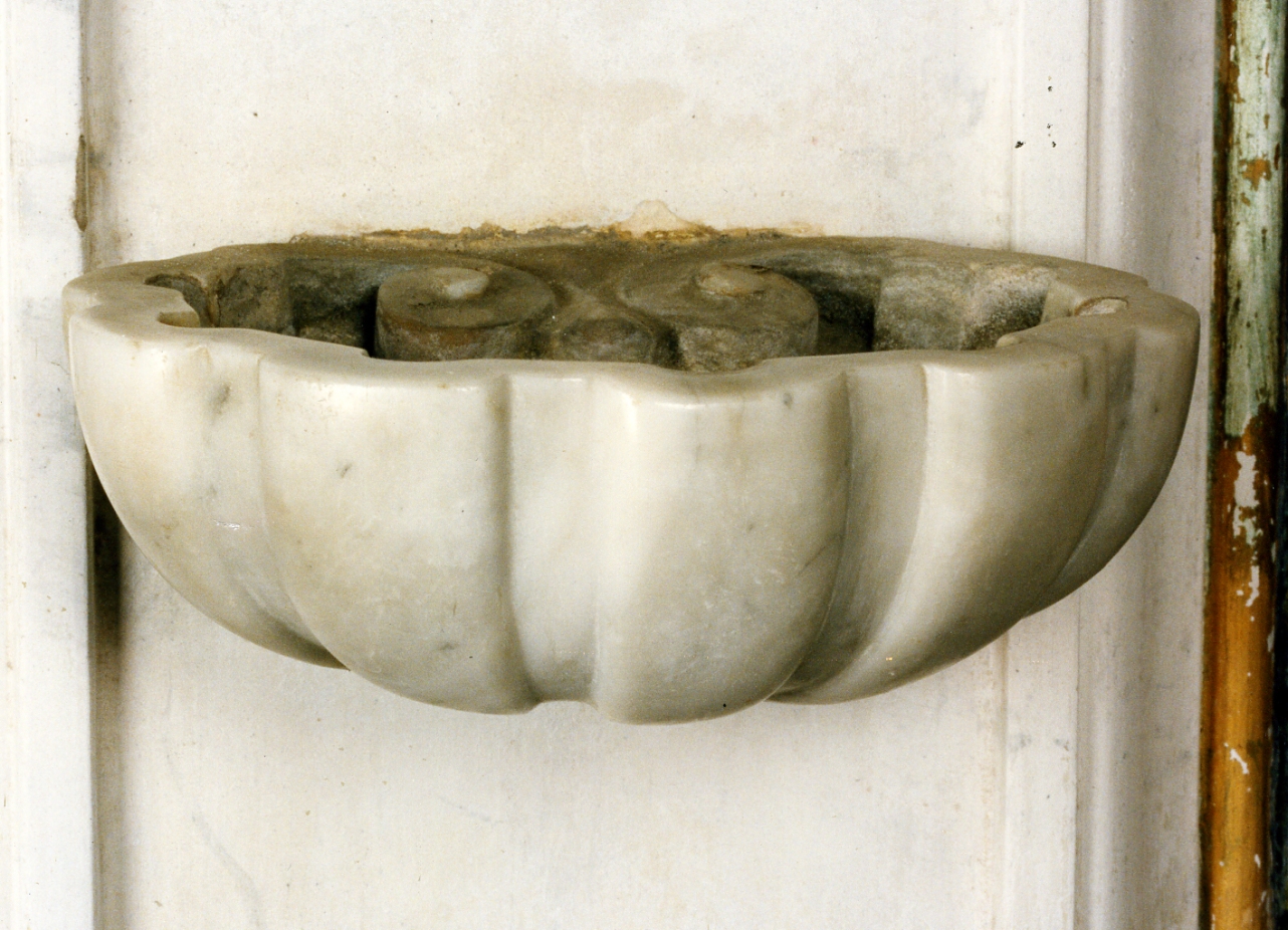 acquasantiera - a conchiglia - bottega napoletana (sec. XIX)