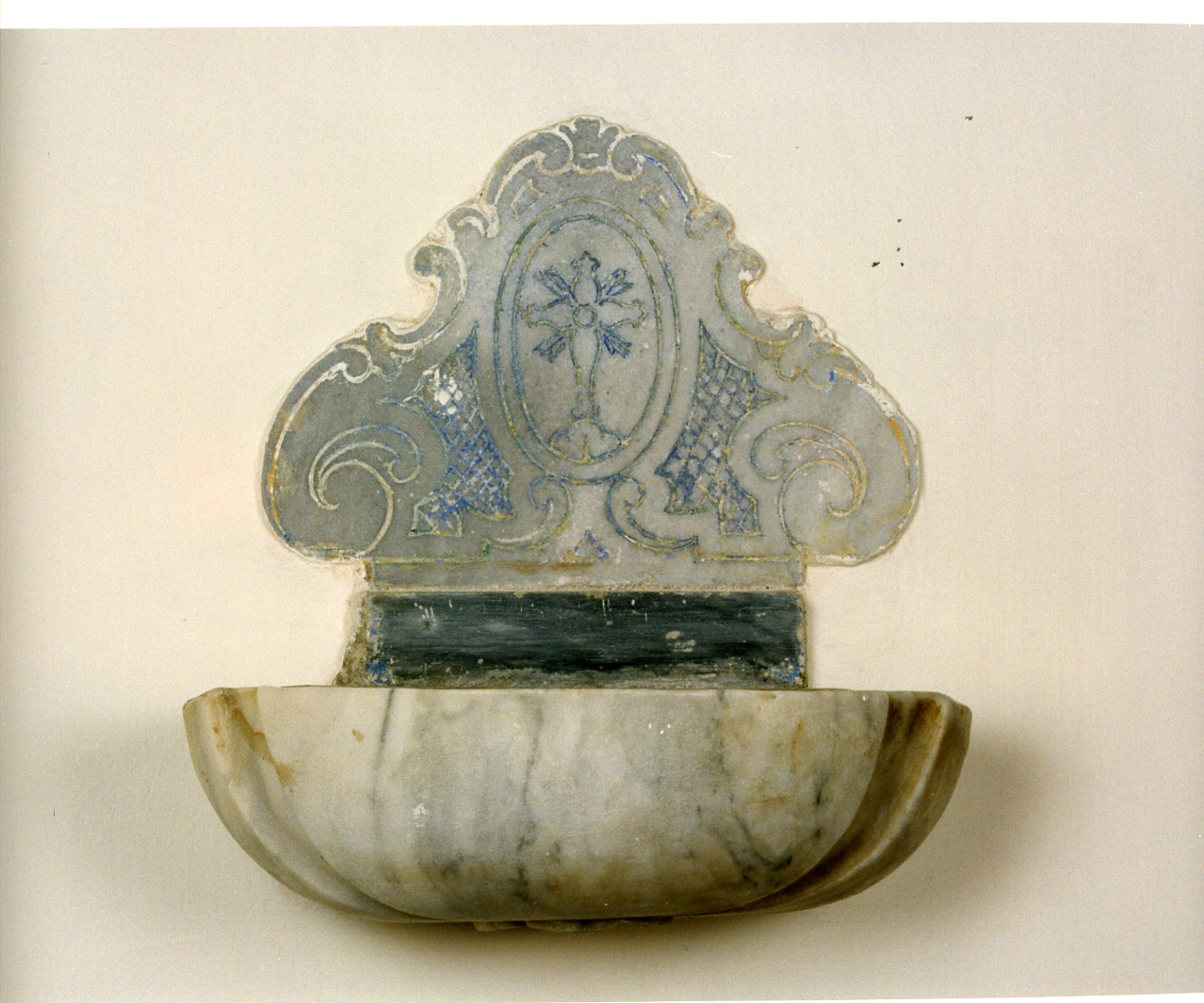 acquasantiera - a conchiglia, serie - bottega napoletana (prima metà sec. XIX)