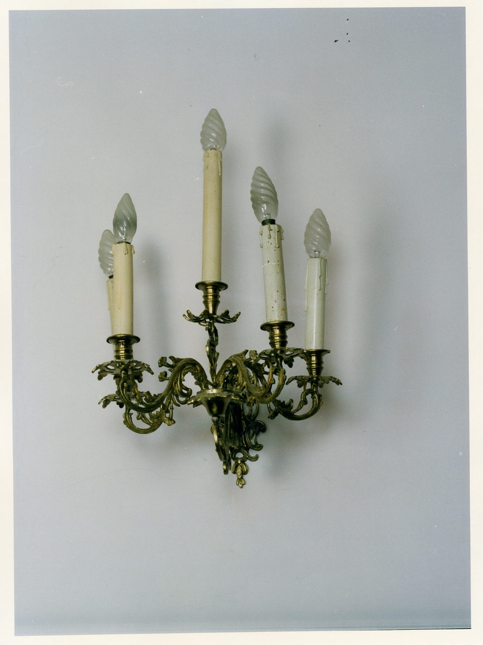 lampada - a muro, serie - bottega napoletana (prima metà sec. XIX)