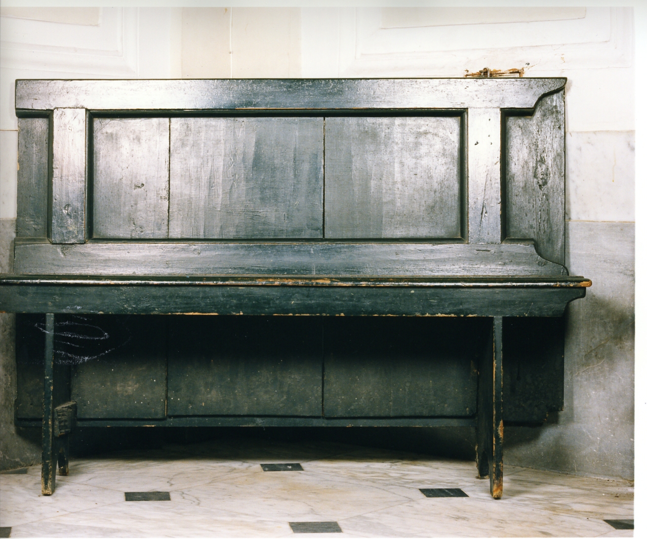 cassapanca - bottega napoletana (ultimo quarto sec. XIX)