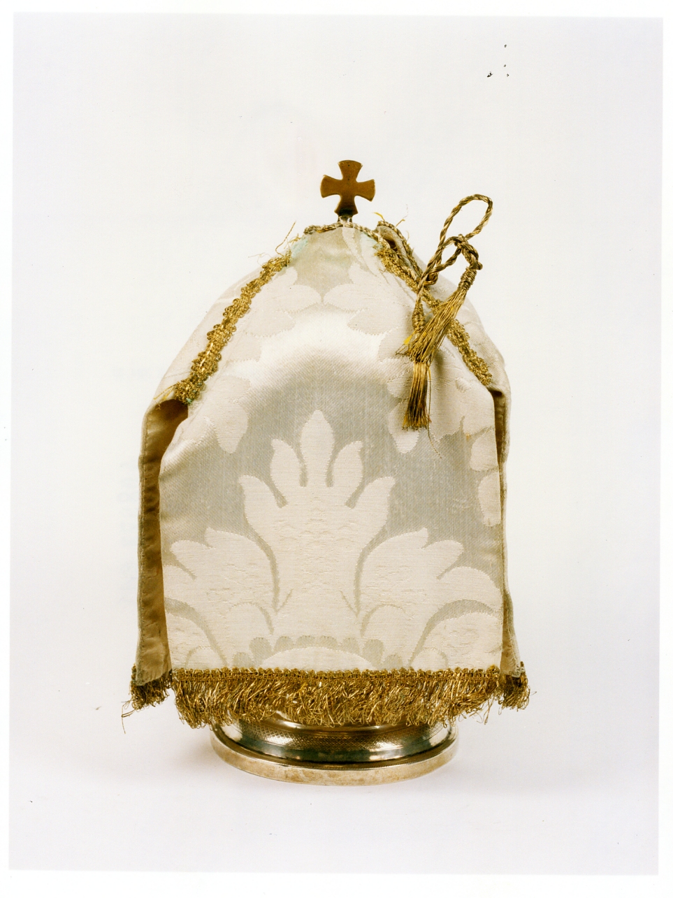 conopeo di pisside - manifattura napoletana (seconda metà sec. XIX)