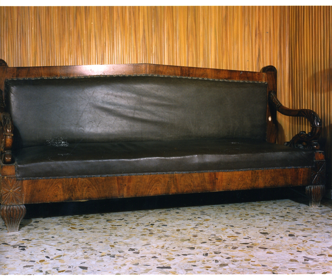 divano - bottega napoletana (fine/inizio secc. XIX/ XX)