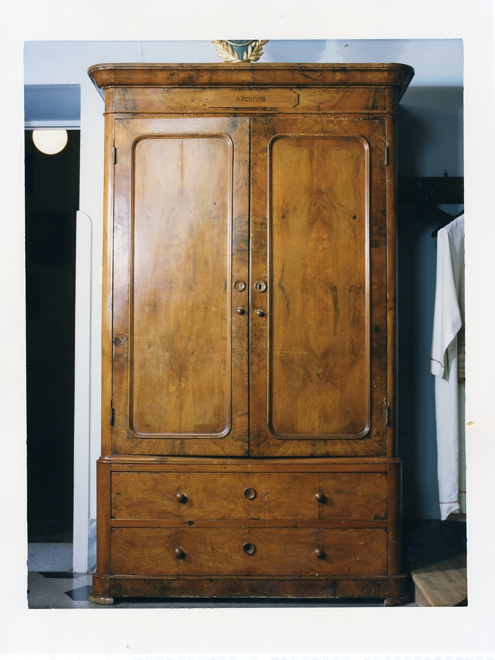 armadio per archivi - bottega napoletana (primo quarto sec. XX)