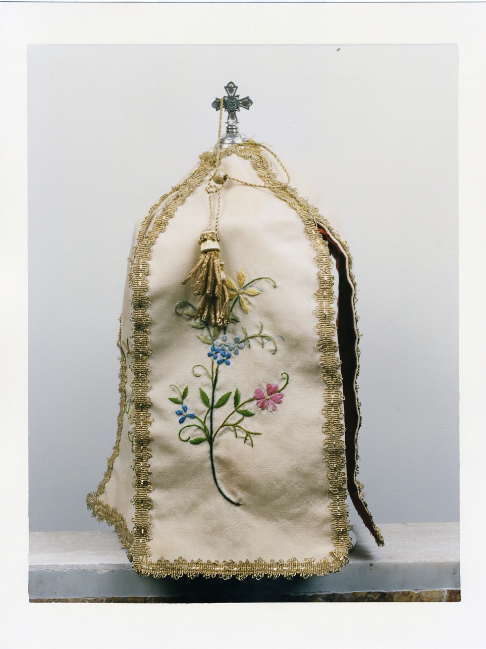 conopeo di pisside - manifattura napoletana (primo quarto sec. XX)