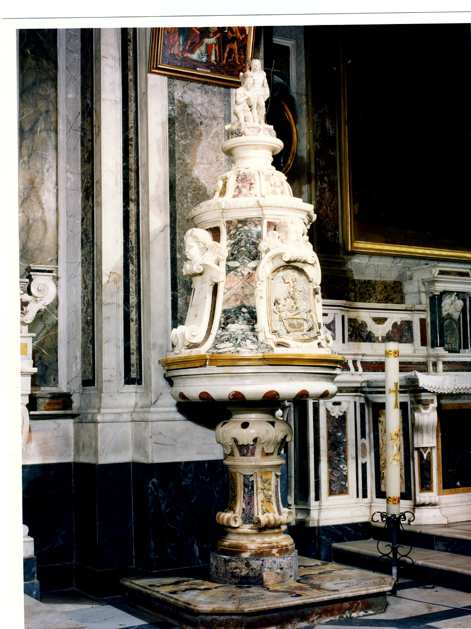 fonte battesimale - a fusto - bottega napoletana (sec. XVIII)