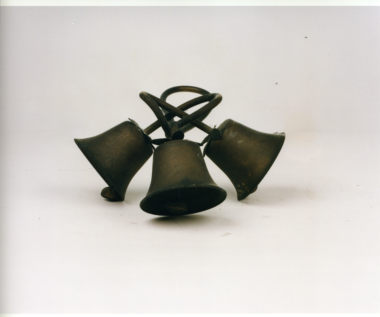 campanello d'altare multiplo - bottega campana (primo quarto sec. XX)